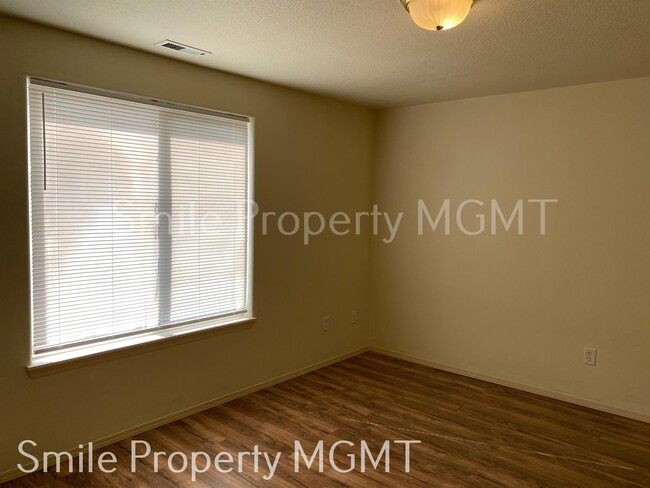 Building Photo - 2523 SE 105th Ave
