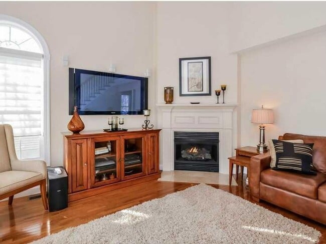 Building Photo - ****Cranston/Newbury Village – Exclusive T...