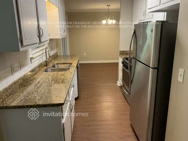 Building Photo - 225 Woodcrest Dr