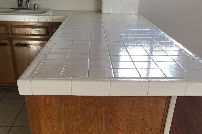 Can add some bar stool here and enjoy! - 722 Raleigh St