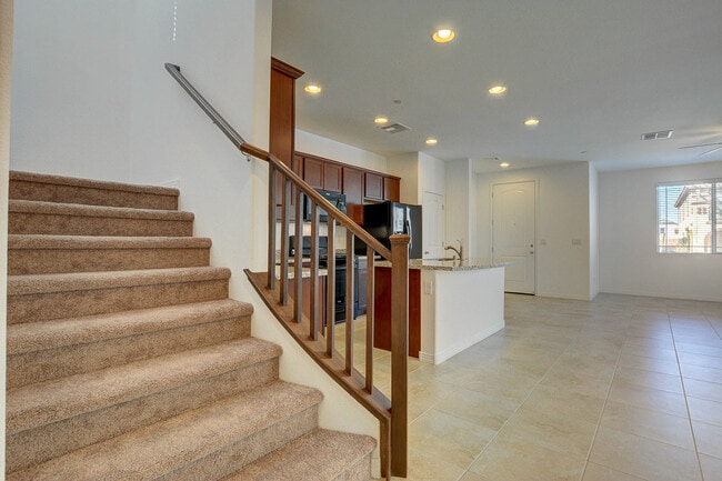 Building Photo - 3 Bedroom, 2 Story Inspirada Home in Anthem!