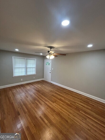 Building Photo - 261 Palms Ln SW