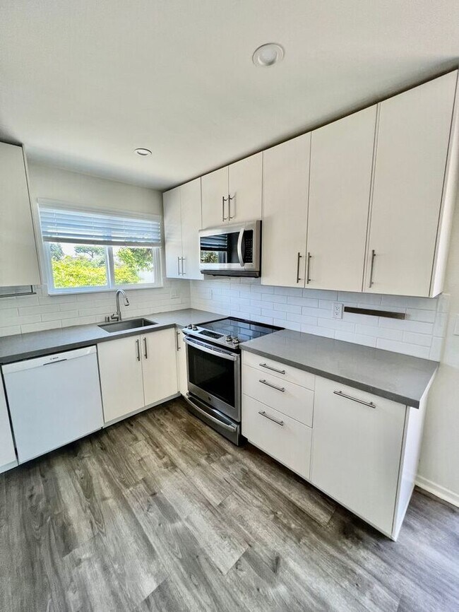 Building Photo - North Clairemont Gem | Fully Remodeled with Indoor-Outdoor Living & Designer Finishes