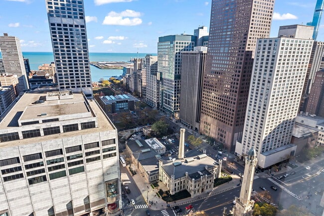 Building Photo - 111 E Chestnut St