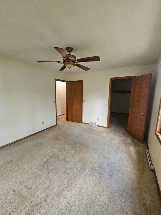 Building Photo - 7305 W Valley Ridge Dr