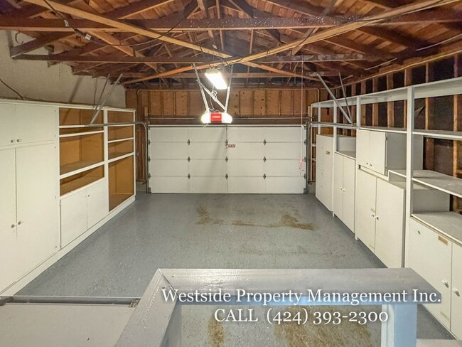 Building Photo - 16951 Ivadel Pl