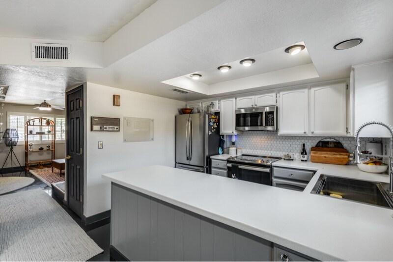 Building Photo - 5350 N Central Ave