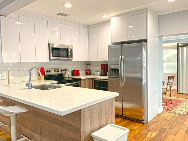 Building Photo - 324 NW 52nd St