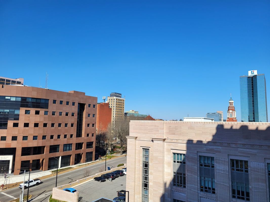 Building Photo - 603 W Main St