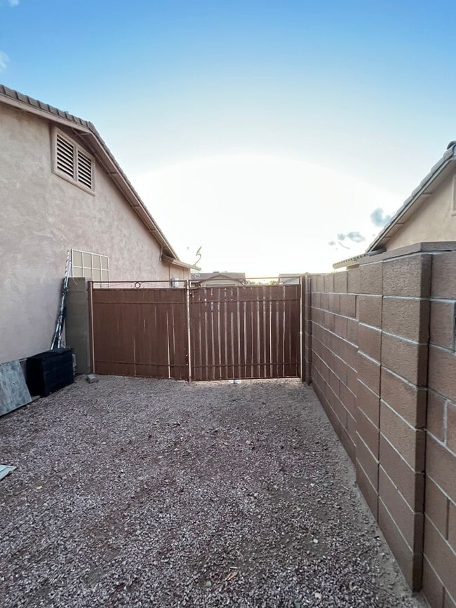 Building Photo - 2685 S Tensleep Ave