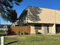 Building Photo - 6046 W Townley Ave