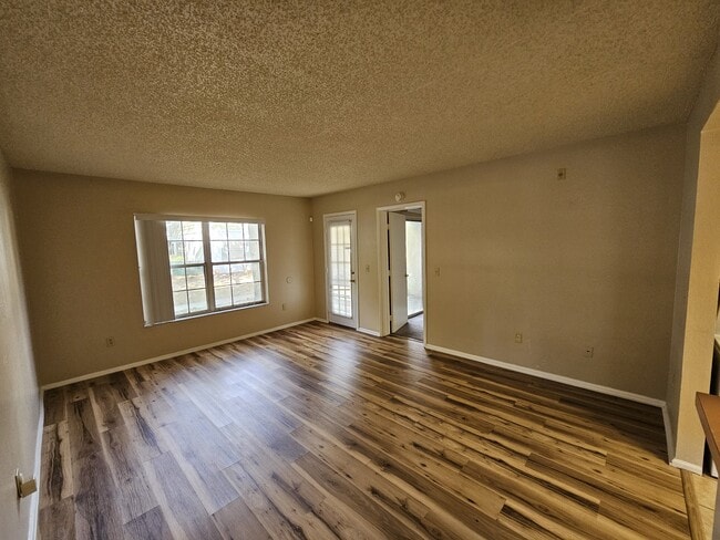 Building Photo - 8225 Fairways Cir