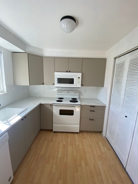 Building Photo - 1101 Hughes St