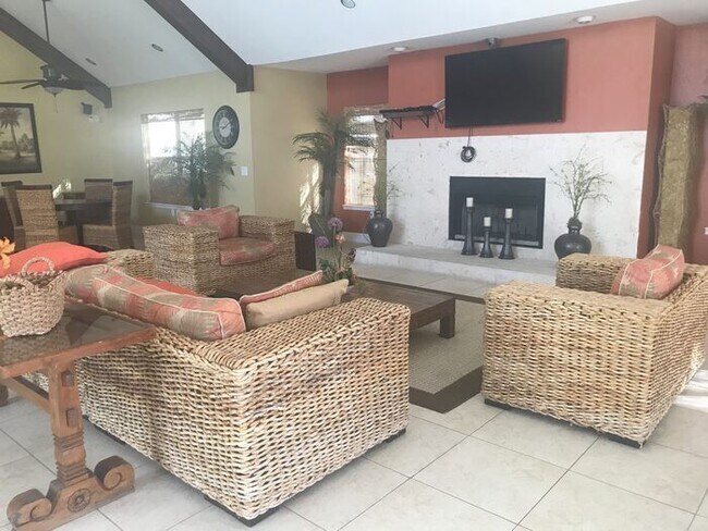 Building Photo - 01 + Den water included - Frist Floor unit...