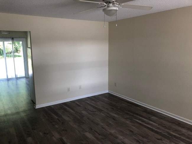 Building Photo - 363 Lullwater Dr