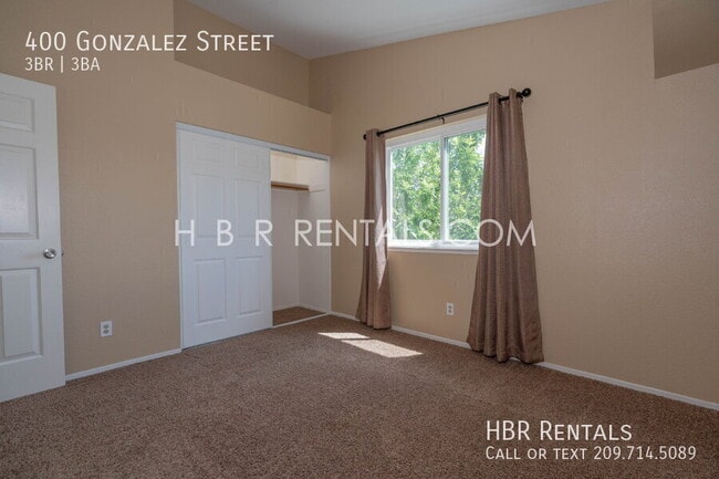 Building Photo - 400 Gonzalez St