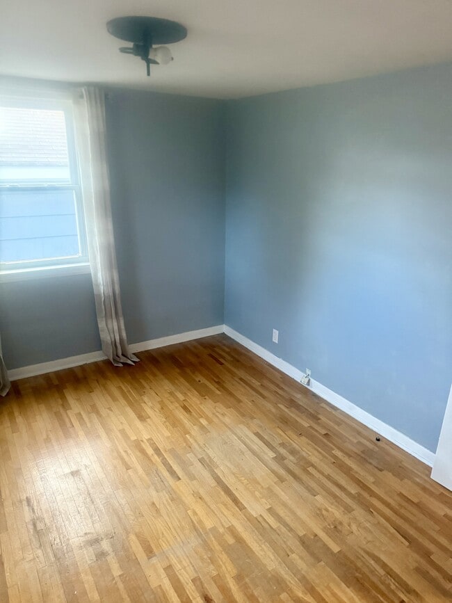 Building Photo - 1240 Northern Ave