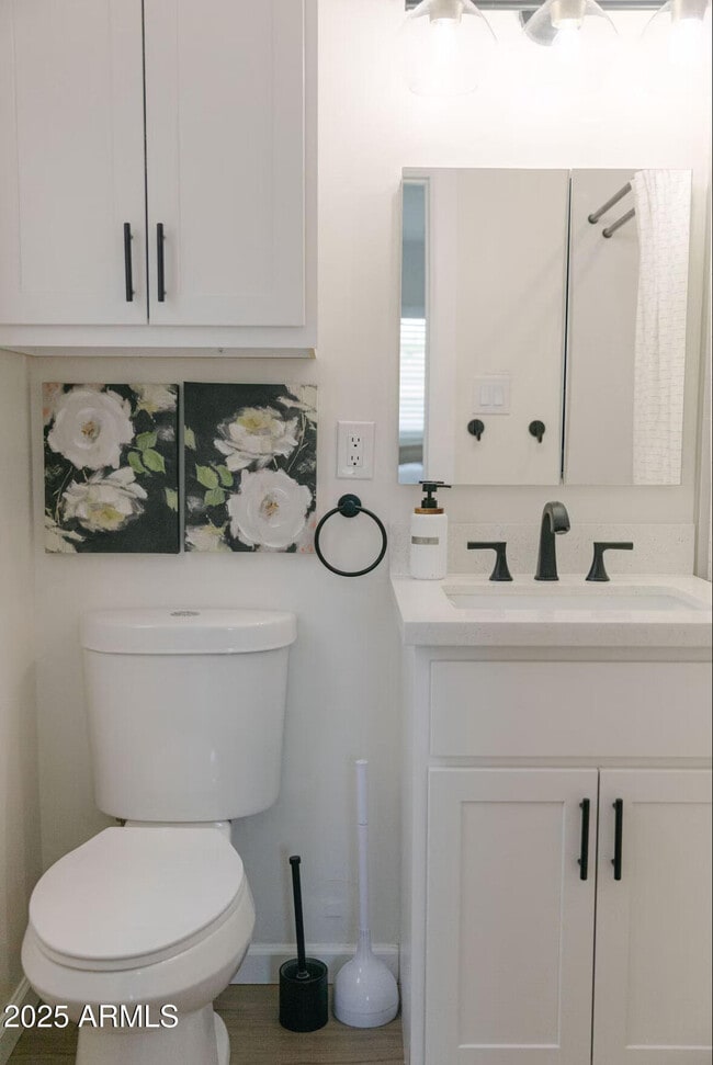 Building Photo - 7715 E Avalon Dr