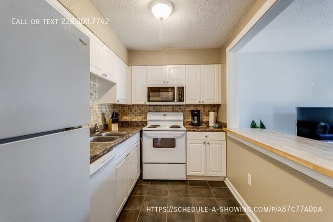 Building Photo - 245 Mc Donnell Ave