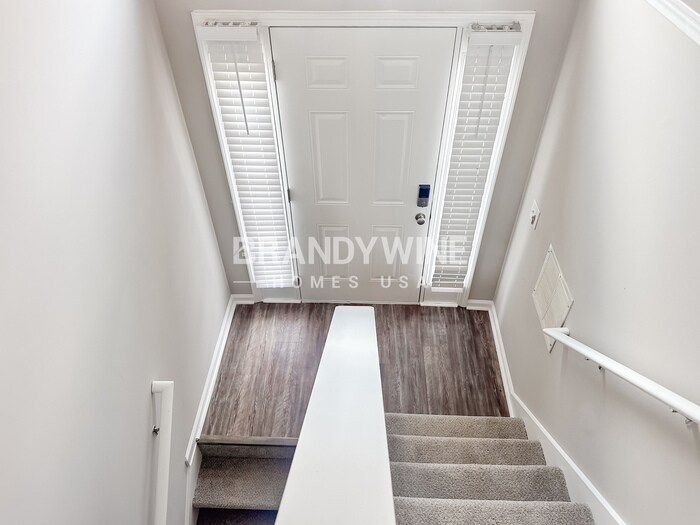 Building Photo - 581 Twin Oaks Ln