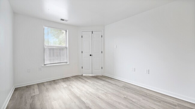 Building Photo - 4389 Pembrook Village Dr