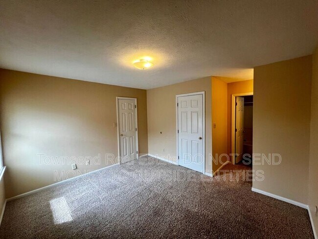 Building Photo - 1027 Ancestry Dr