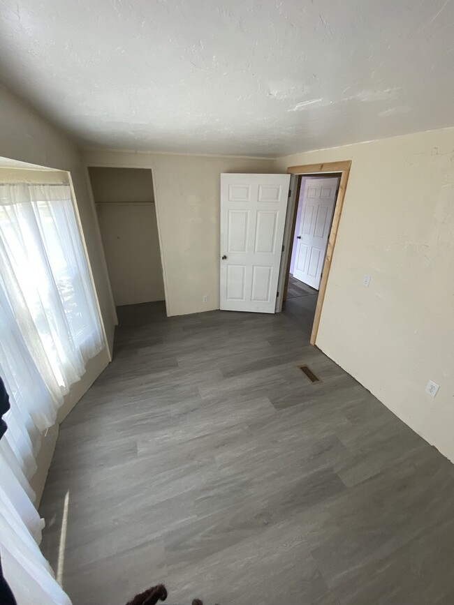 Building Photo - 3549 Green Acre Way