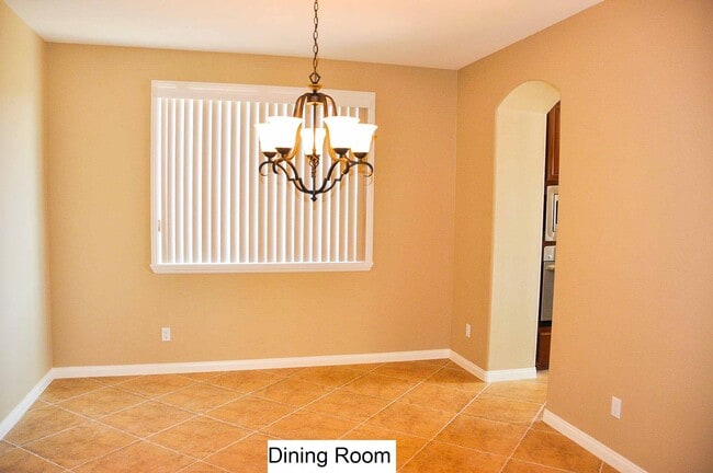 Building Photo - 1167 Vista Pointe Blvd