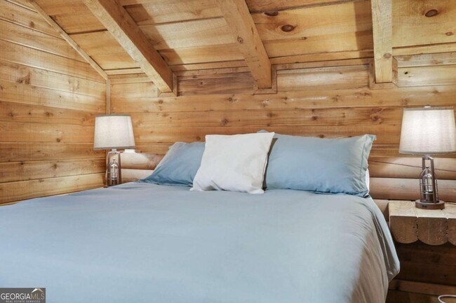 Building Photo - 166 Nantahala Pass Rd