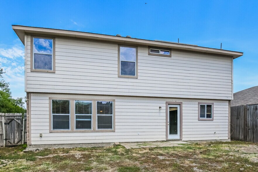 Building Photo - 3500 Bandera Ranch Rd
