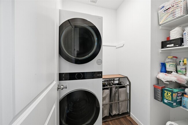 Building Photo - 16306 Fontana Ct