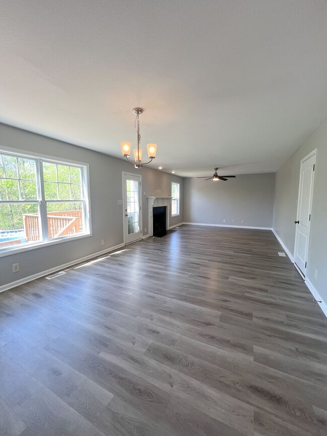 Building Photo - Beautiful 3-Bedroom Home with Bonus Room, ...