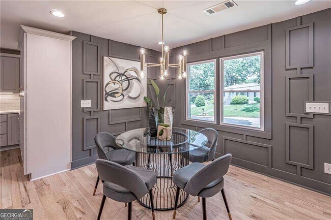 Building Photo - 605 Blake Ave SE