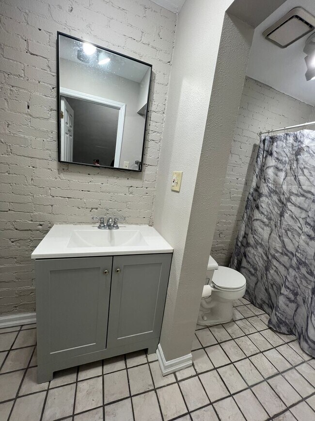 Building Photo - 2300 S 9th St