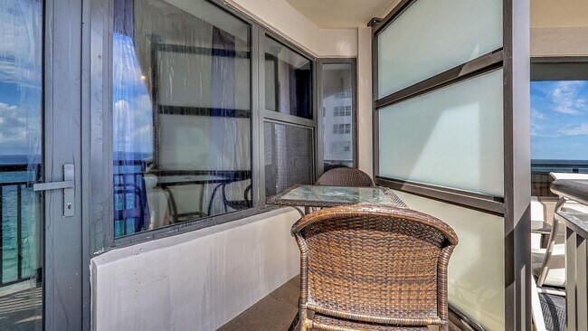 Building Photo - 3800 Galt Ocean Dr