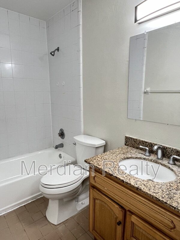 Building Photo - 7210 SW 45th Pl