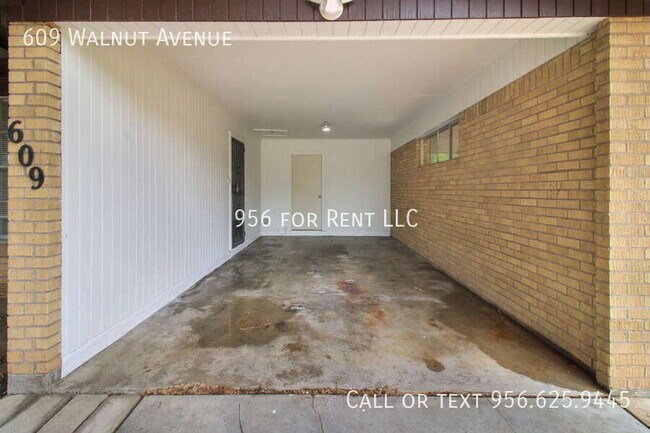 Building Photo - 609 W Walnut Ave