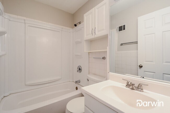 Building Photo - 819 Riderwood Dr