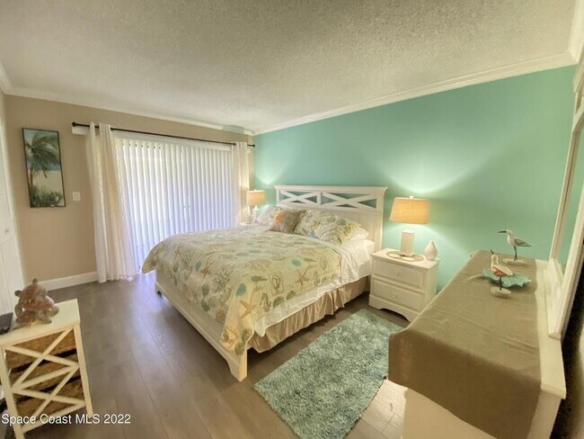 Building Photo - Satellite Beach Condo - Available on July 1st!