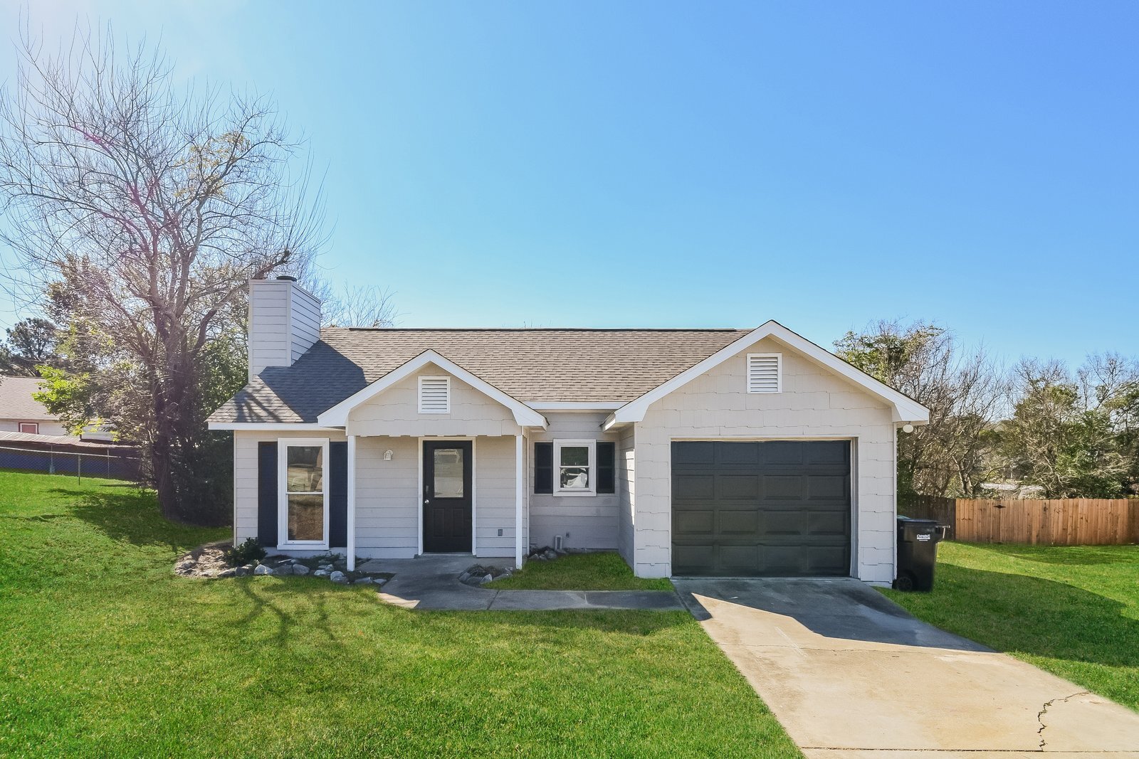 Building Photo - 870 Stafford Ct