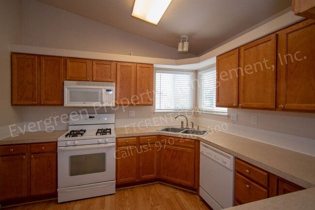 Building Photo - 413 Hawthorne Ave