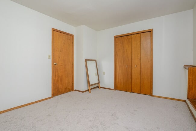 Building Photo - 384 Explorer CourtUnit 3