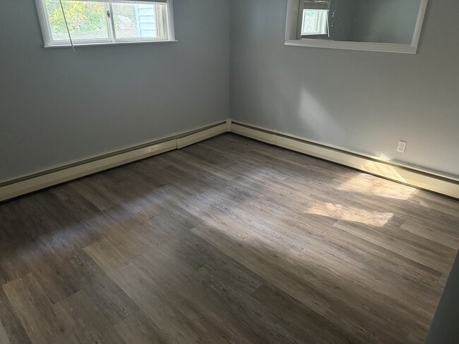 Building Photo - 104 W Fairview St