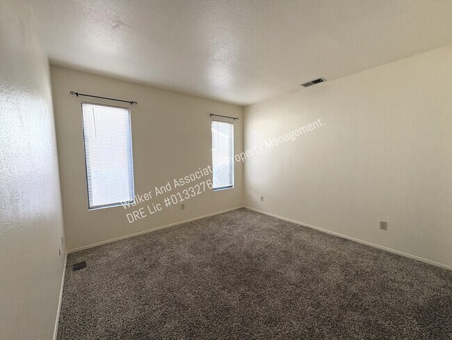 Building Photo - 840 Blue Ridge Dr