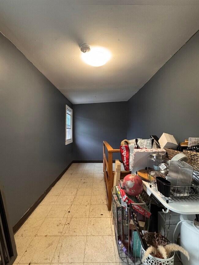 Building Photo - 161 Newman Ave