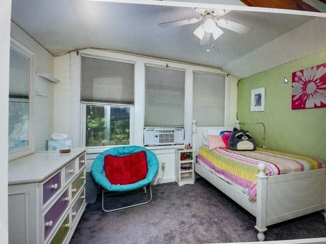 Building Photo - 4424 Dewey Ave