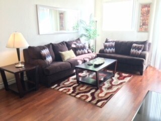 Building Photo - Meridian Upgraded Top Floor 1 Bed | 1 Bath Unit (Vinyl Flooring in Bedroom Area)