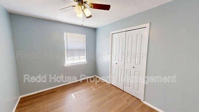 Building Photo - 103 Sherwin St