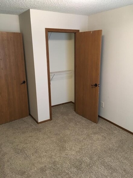 Building Photo - 220 Mount Hope Ct