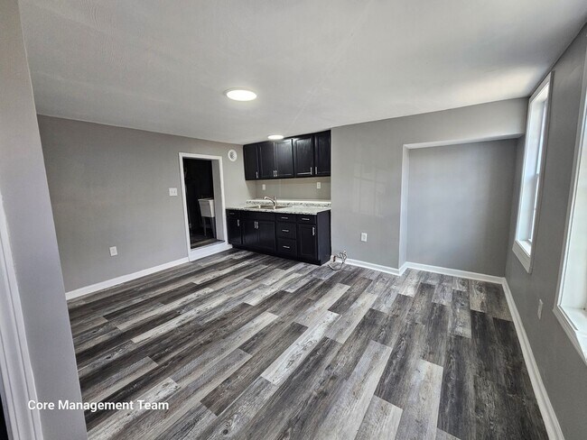 Building Photo - Fully rehabbed 2 bed 1 bath in the south side slopes!!